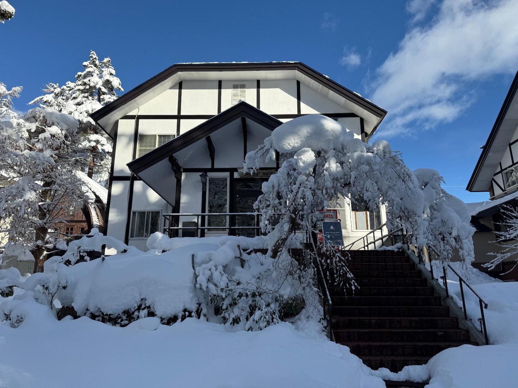 Hotel Sejour Mint In Hakuba Kültér fotó