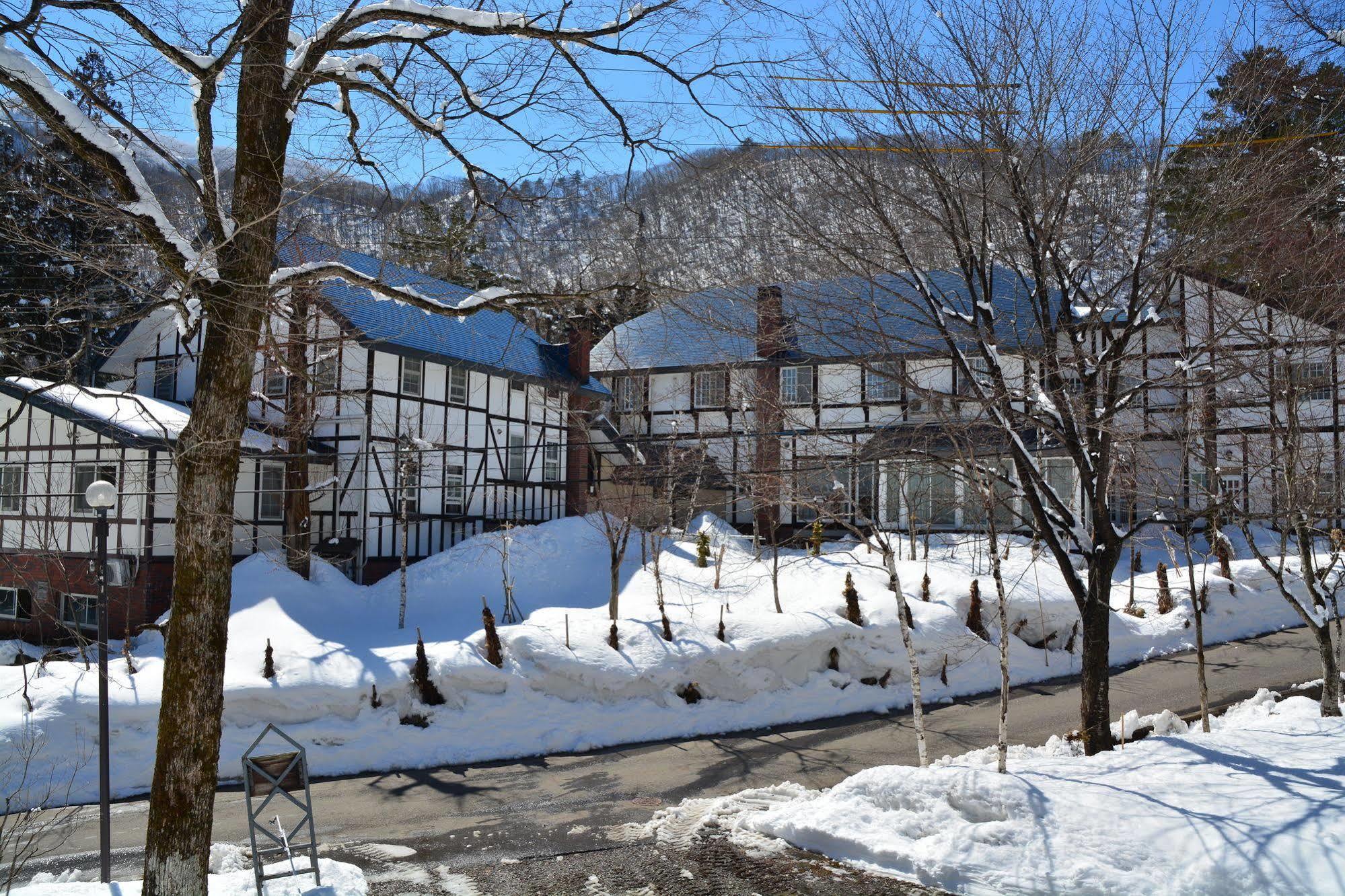 Hotel Sejour Mint In Hakuba Kültér fotó