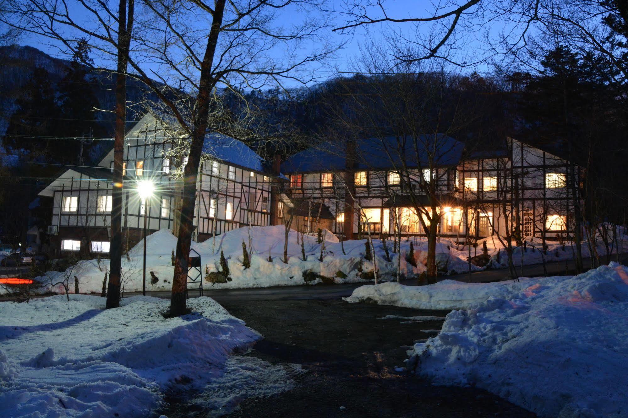Hotel Sejour Mint In Hakuba Kültér fotó
